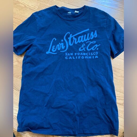 Levi’s Tshirt - Picture 1 of 2